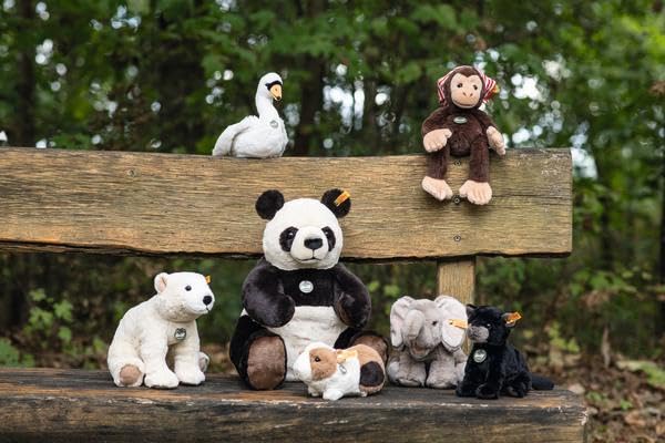 Amazon.co.jp: シュタイフ(Steiff) ゾウのエディー Steiff Edie